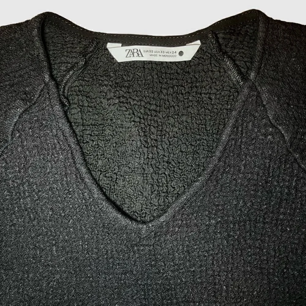 Zara Textured Crop Top with Raglan 3/4 Sleeves in Dark Black Women’s XS
